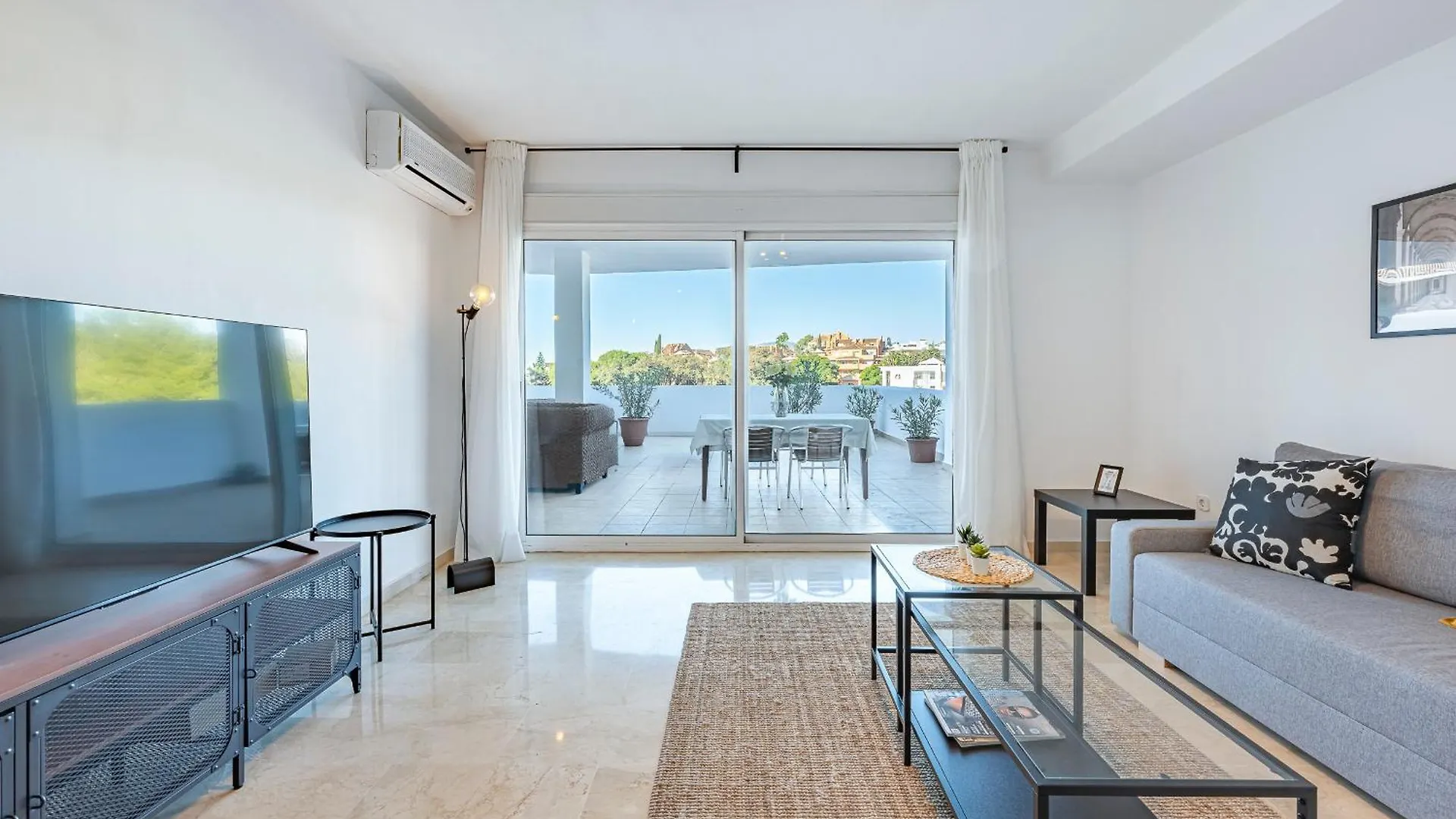 Rent Prestige- Jardines Andalucia Puerto Banus Apartment Marbella Spain
