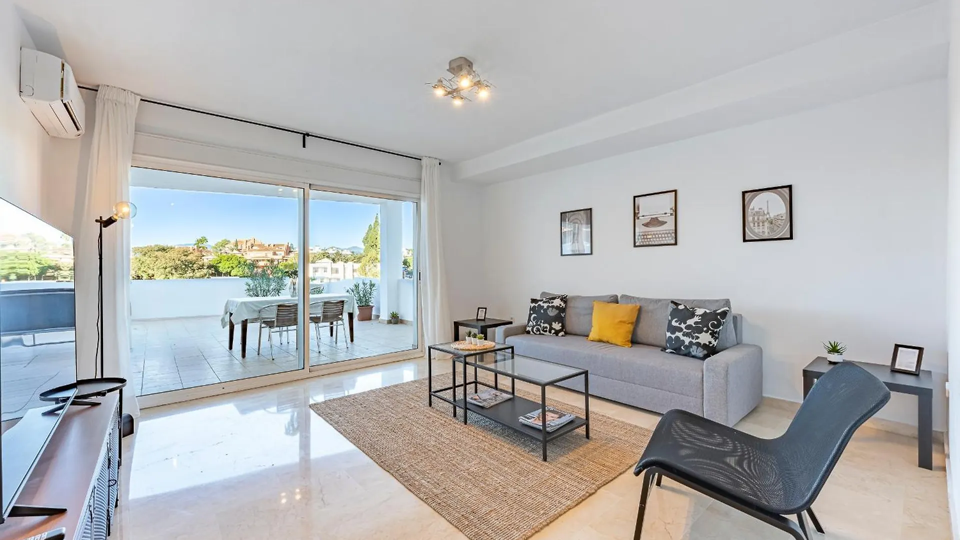 Rent Prestige- Jardines Andalucia Puerto Banus Apartment Marbella Spain