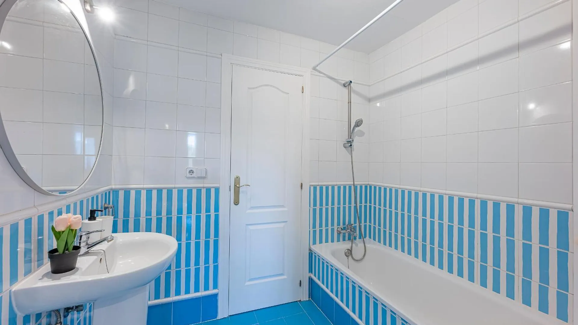 Rent Prestige- Jardines Andalucia Puerto Banus Apartment Marbella
