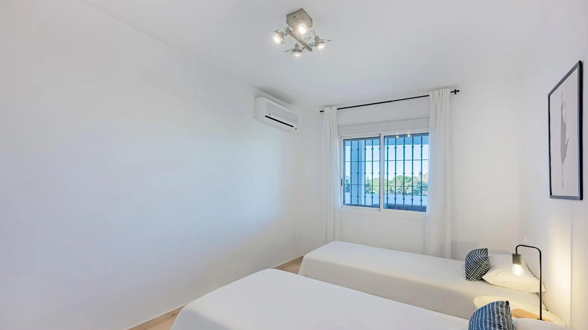Rent Prestige- Jardines Andalucia Puerto Banus Apartment Marbella