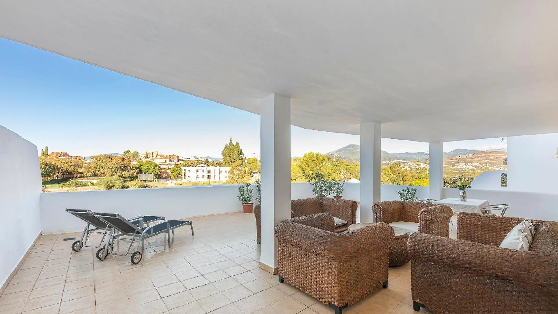Rent Prestige- Jardines Andalucia Puerto Banus Apartment Marbella